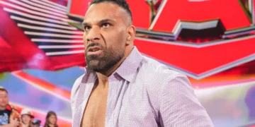 Jinder Mahal revela cómo WWE empeoró su lesión de rodilla: “Fue una locura, terminé fuera casi dos años” Jinder Mahal revela cómo WWE empeoró su lesión de rodilla: “Fue una locura, terminé fuera casi dos años”