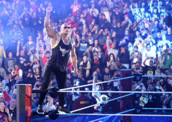 LA Knight explica como fue su reacción al encontrarse con The Rock en backstage