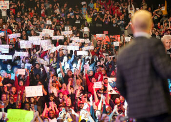Varias personas en WWE no esperaban los cánticos contra The Rock en RAW