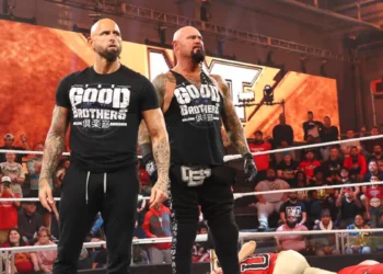Karl Anderson y Luke Gallows aparecen en WWE NXT