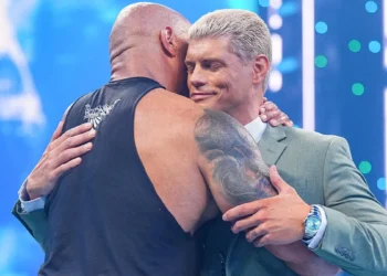 Brian Gewirtz afirma que Cody Rhodes tenía que reaccionar de otra forma cuando cedió su main event de WrestleMania a The Rock
