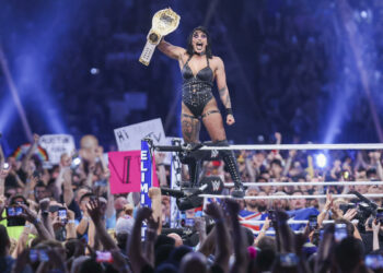 Rhea Ripley retiene el Campeonato Mundial Femenino en WWE Elimination Chamber 2024