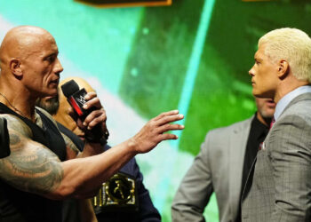 Creencia de que The Rock destruiría a Cody Rhodes en el micrófono