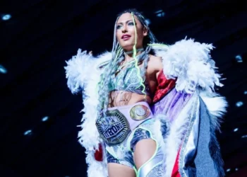 Giulia se habría comprometido a ayudar a Rossy Ogawa con su nueva empresa durante unos meses antes de ir a WWE