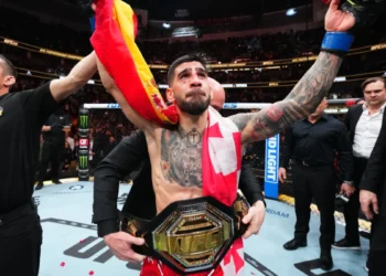 Ilia Topuria anuncia que dejará de pelear en el peso pluma y subirá al peso ligero