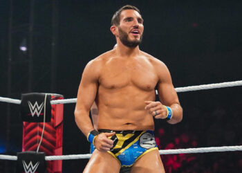 Johnny Gargano regresó a WWE sin un contrato oficial firmado