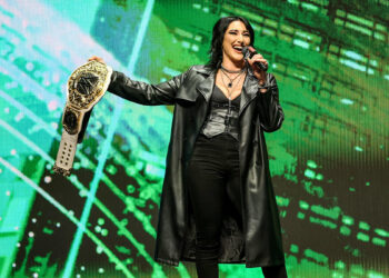 Trish Stratus sobre Rhea Ripley: "Ella está en otra liga"