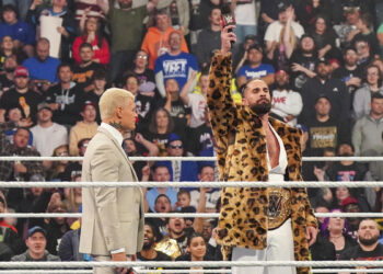 Seth Rollins reacciona al comentario de The Rock llamándolo 'pequeña novia' de Cody Rhodes