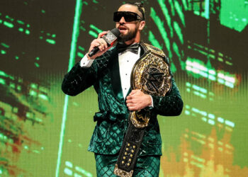 Seth Rollins reaparece en público con una apariencia renovada
