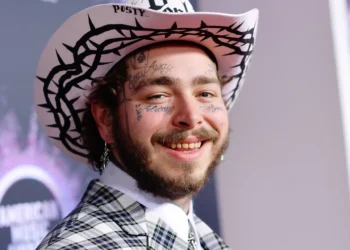 'Stone Cold' Steve Austin a Post Malone: "Será mejor que sigas cantando, o te daré una paliza"