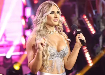 Durante el día de ayer, Tiffany Stratton estuvo presente durante el combate femenino dentro de la Chamber en Elimination Chamber 2024, donde