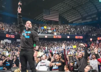 CM Punk podría aparecer en el WWE RAW previo a WrestleMania 40