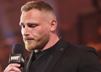 Ridge Holland anuncia en NXT que se retira de manera indefinida