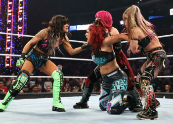 Bayley y Dakota Kai intercambian duros mensajes en redes sociales antes de luchar en SmackDown