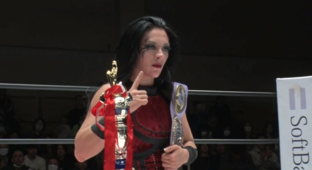 Stephanie Vaquer derrota a Giulia para ganar el Campeonato Femenino de NJPW STRONG