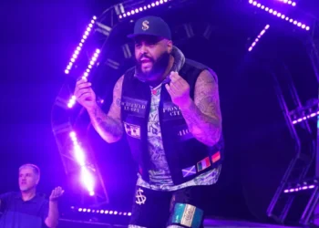 AJ Francis firma con TNA para lo que resta de 2024