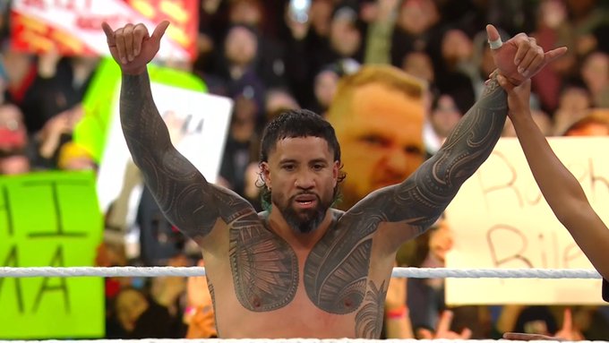 Jey Uso derrota a Jimmy Uso en WrestleMania 40