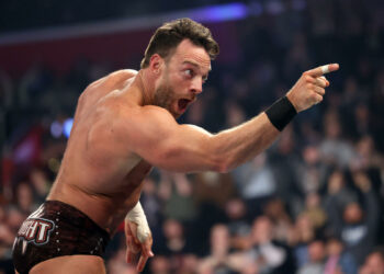 LA Knight admite que no sabe por qué recibe tanto apoyo de los fans