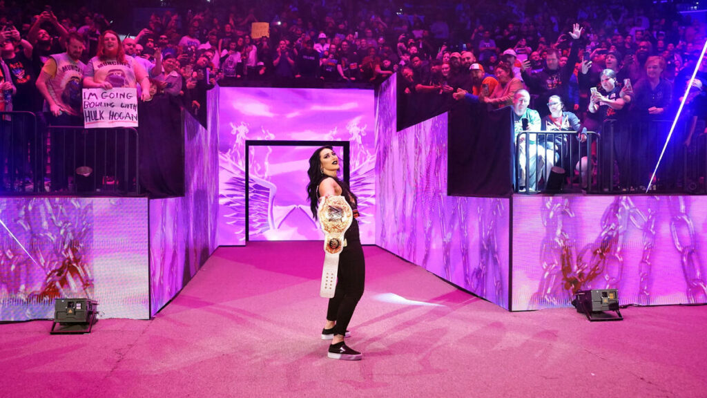 Rhea Ripley reacciona a la victoria de Becky Lynch por el Campeonato Mundial Femenino en RAW