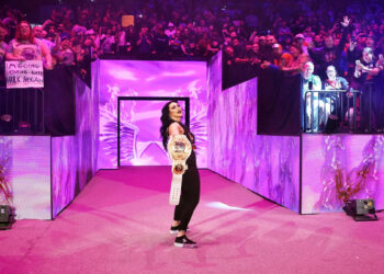 Rhea Ripley reacciona a la victoria de Becky Lynch por el Campeonato Mundial Femenino en RAW