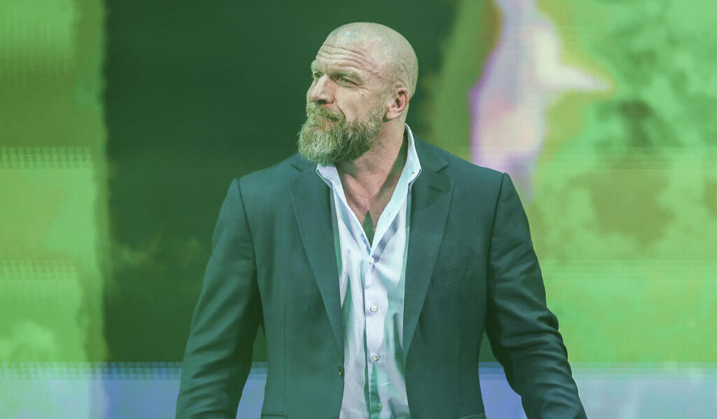 Kenny Omega elogia a Triple H: "Tiene la mente abierta"
