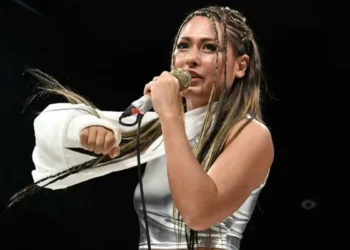 Giulia aprovechará en su ‘gimmick’ la placa de acero en la muñeca que lleva tras su operación