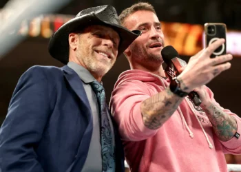 CM Punk insiste en su interés por trabajar con Shawn Michaels en NXT