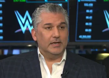 Nick Khan justifica el aumento de precios en WWE: “Creamos escasez en el mercado a propósito”