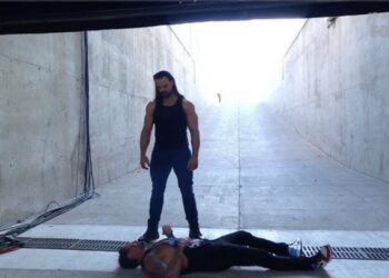 Drew McIntyre ataca brutalmente a CM Punk en SmackDown y es trasladado al hospital