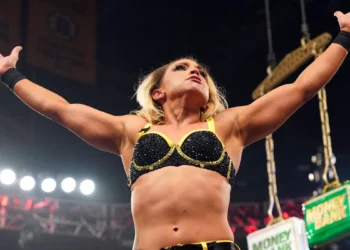 Zoey Stark da una actualización sobre su recuperación