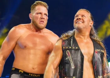 Jake Hager: "Chris Jericho está poniendo a varios muchachos por delante de él. No he visto a Triple H, The Undertaker y Sting hacer eso"