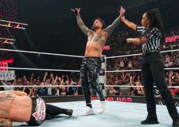 Jey Uso y Pete Dunne, clasificados a la 'Fatal 4-Way' por una oportunidad por el Campeonato Intercontinental