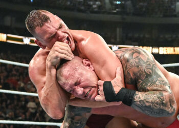 GUNTHER retiene el Campeonato Mundial Peso Pesado ante Randy Orton en Bash in Berlin