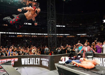 Jacob Fatu, visto con una bota ortopédica después de SummerSlam 2024