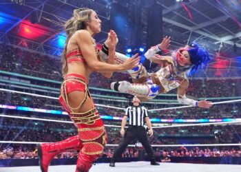 Britt Baker muestra los rezagos de su lucha ante Mercedes Moné en AEW All In 2024