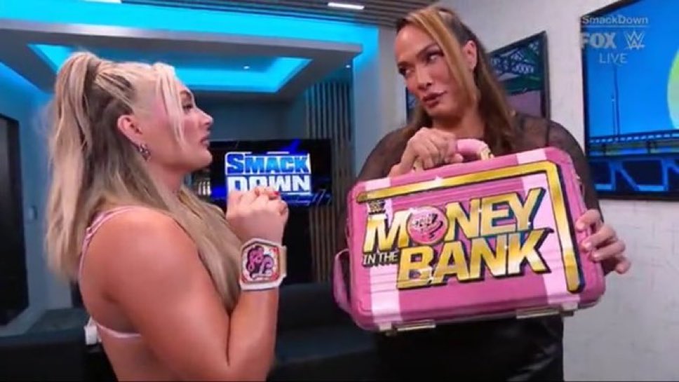 Tiffany Stratton recibe un maletín nuevo de Money in the Bank