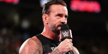 Oba Femi destaca la ayuda que reciben las superestrellas de NXT por parte de CM Punk: "Es increíble tenerlo"