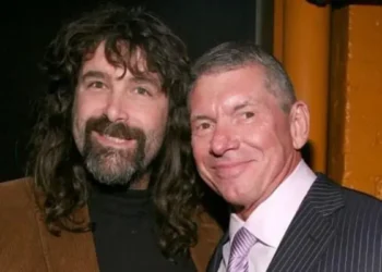 Mick Foley afirma que prefiere apreciar a Vince McMahon hasta que se conozca más sobre sus graves acusaciones