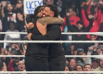 The Usos se reúnen en WWE SmackDown