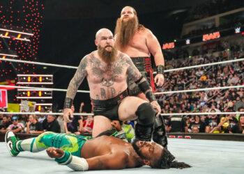 The War Raiders obtienen una oportunidad por el Campeonato Mundial por Parejas de WWE