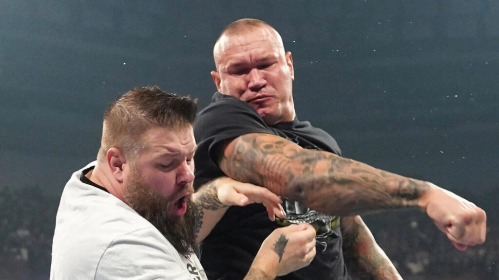 Randy Orton a Kevin Owens: "Cuando regrese a Estados Unidos, iré a por ti y te patearé el trasero "