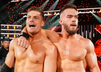 Grayson Waller critica duramente a Austin Theory: “¿Sabes lo difícil que es lidiar con alguien con un coeficiente intelectual de 65?”