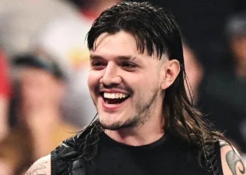 Rey Mysterio asegura que Dominik Mysterio ya gana más dinero que él