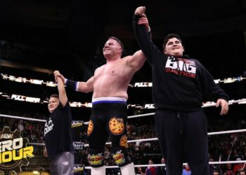 Joey Janela afirma que Big Boom AJ es más popular que Roman Reigns para los fanaticos casuales