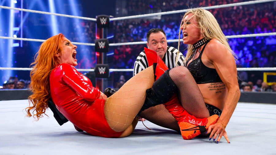 ¿Cómo es la relación actual entre Becky Lynch y Charlotte Flair?