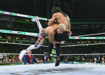 Roman Reigns afirma que "ho había necesidad" de compartir un momento con Cody Rhodes en vestidores tras WrestleMania 40