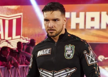 Ethan Page crítica a John Cena