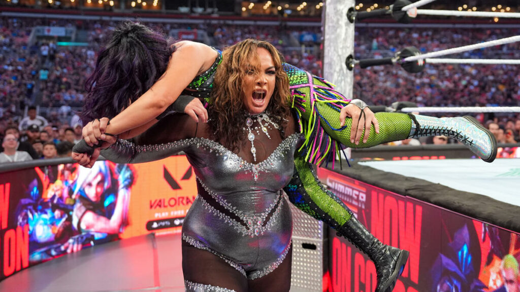 Nia Jax supera marca personal de Bayley