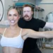 Sheamus hace pilates junto a Maxxine Dupri en un video de su canal de YouTube