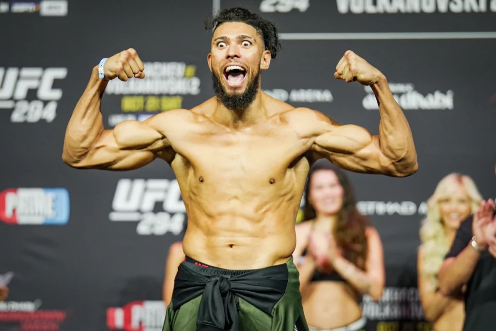 Johnny Walker anuncia su baja para UFC 311